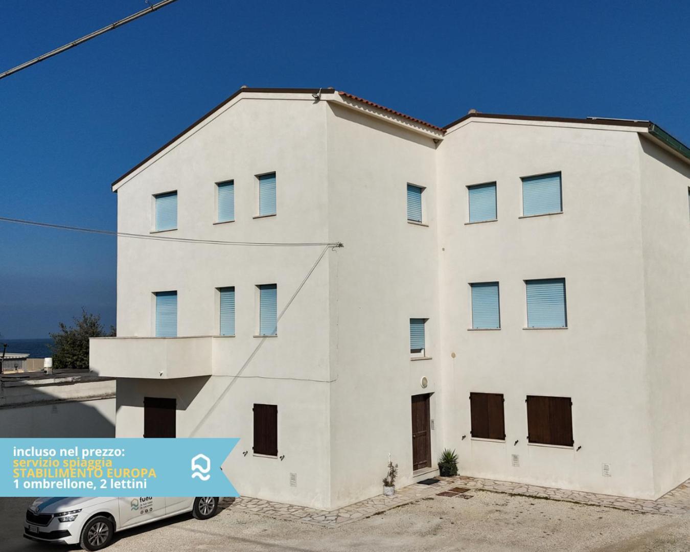 RS321 - Marcelli, trilocale fronte mare con spiaggia inclusa Esterno foto