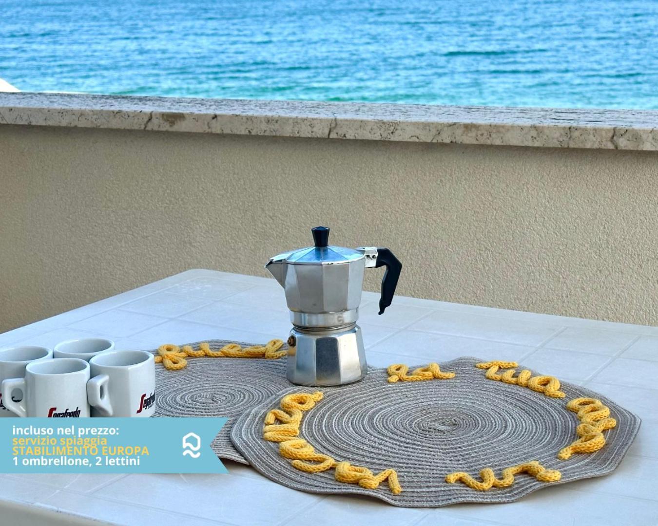 RS321 - Marcelli, trilocale fronte mare con spiaggia inclusa Esterno foto